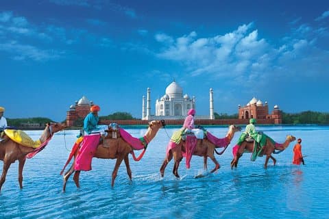 Tour de lujo en el mismo día por el Taj Mahal en coche de CA