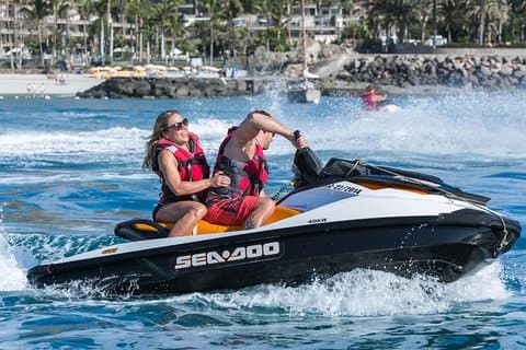 Prova l'emozione del jet ski ad Anfi del Mar