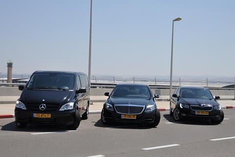 Privater Transfer von Herzlia zum Flughafen Ben Gurion