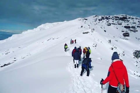 Arrampicata sul Kilimanjaro tramite Machame Route 7 Days (la più famosa e avventurosa)