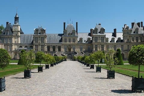 Tour guidato di mezza giornata di Fontainebleau e Barbizon da Parigi + Ingresso