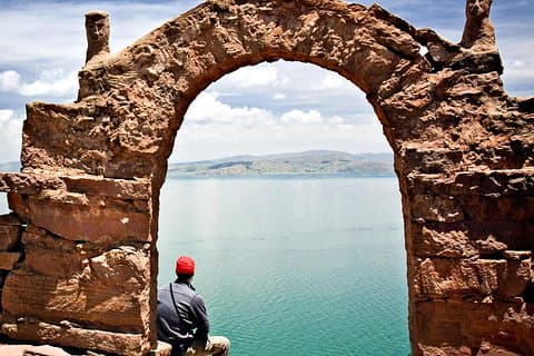 Full-Day Tour to the Floating Islands of Uros & Taquile Including Lunch