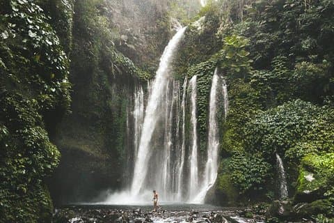 Voyage fantastique à la cascade Sindang Gile et Tiu Kelep