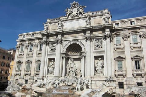 ROMA: Adorável centro da cidade privada andando com restaurante Gourmet