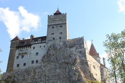 Visita guiada em espanhol ao Castelo de Drácula em Bran (guia nativo da Espanha).