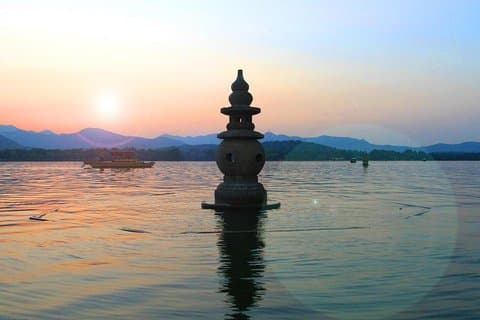 Tour privato di Hangzhou per una crociera in West Lake, Tea Plantation e Hefang Street
