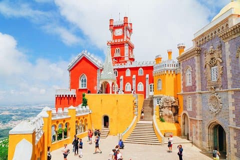 Excursão de meio dia a Sintra e Palácio da Pena saindo de Lisboa com grupo pequeno