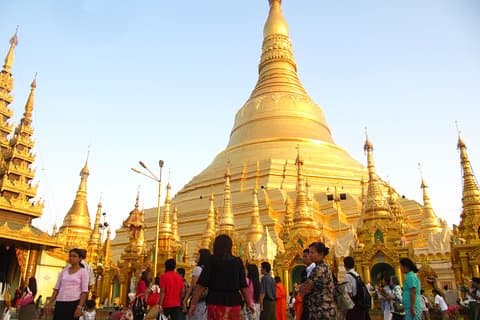 : Momento memorabile nel cuore di Yangon (08:00 AM - 18:00) Gita di un giorno intero