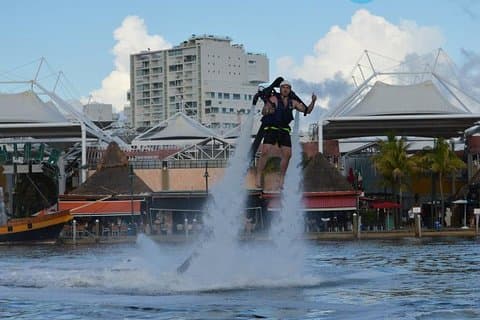 Jet Pack flyoplevelse i Cancun. Udfordr dig selv til at gøre det nu.