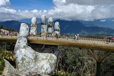 ランチとファンタジーパークを含むバナヒルズツアー