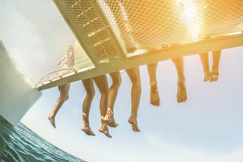 Excursion privée en catamaran à Athènes Riviera