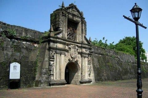 Escursione a terra in crociera condivisa del tour della città vecchia e nuova di Manila