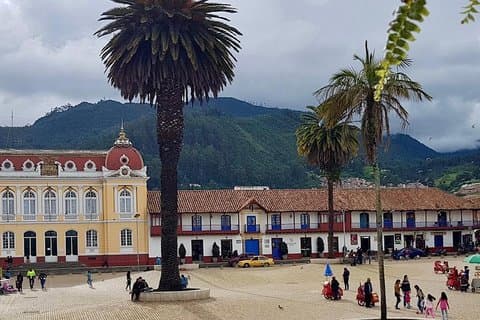 Visita ao Lago Guatavita, Catedral de Sal de Zipaquirá e Cidades Coloniais
