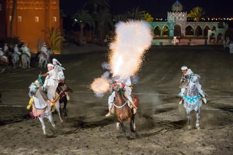 Überspringen Sie die Warteschlange bei der Chez Ali Marrakesch Fantasia Show