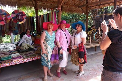 Ganztägige Stadt Phnom Penh & Silk Island mit lokalen Tuk Tuk Tours
