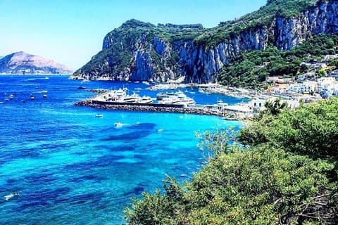 Desde Capri Visita semiguiada de la isla en el muelle 23 a las 10,35