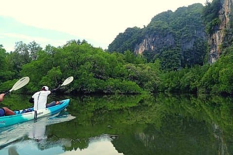 Krabi: excursion en kayak à l'ancienne grotte et aux mangroves de Ban Bor Thor