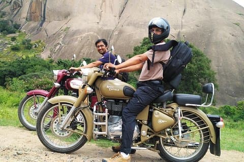 Tour in motocicletta Royal Enfield di 3 giorni da Chennai ai grandi templi di Chola viventi