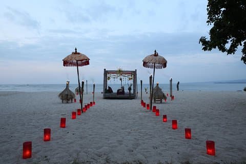 Love and Legends: The Ultimate Romantic Dinner on the beach