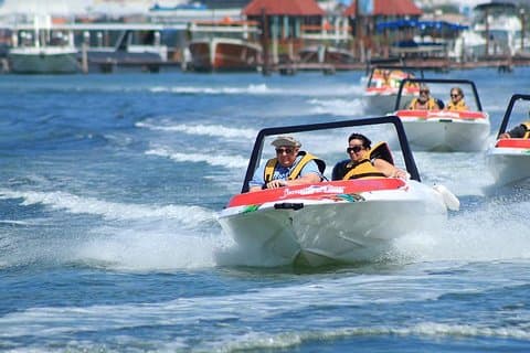La meilleure excursion en hors-bord à Cancún à travers le lagon de Nichupte, tuba inclus.