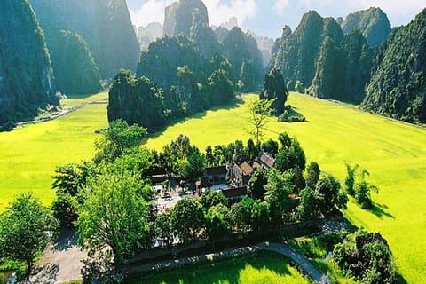 Visite de Ninh Binh : Hoa Lu, Trang An, grotte de Mua avec bateau, vélo, déjeuner
