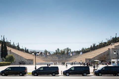 Privéminibustransfer van de luchthaven van Athene naar de stad Athene
