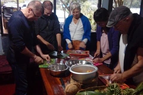 Tea Plantation Safari by Tuk Tuk & Cooking with Local Family Home