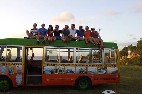 Negril One Love Bus kroegentocht