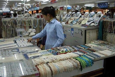 Private Shanghai Ultimate Flexible Shopping Tour: 4 or 8-hour Options