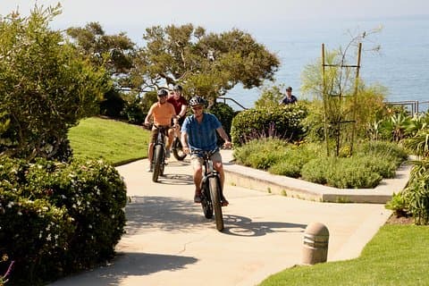 ラグーナビーチバックロード電動自転車ツアー