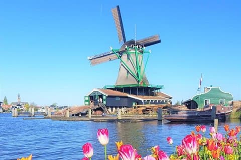 Tour privado de Zaanse Schans y Volendam – zuecos, queso y más