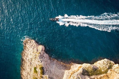 Excursion d'une journée à Brac, Hvar et Solta: Plongée avec tuba, vin et déjeuner au départ de Split