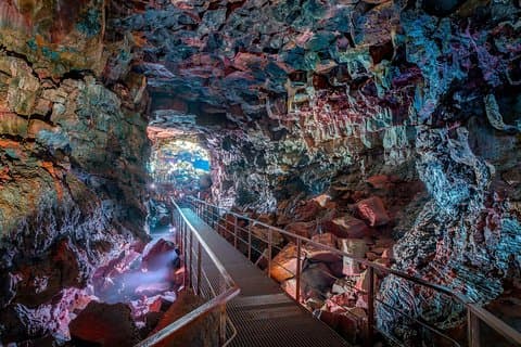Tour por el túnel de lava que incluye traslados desde Reikiavik