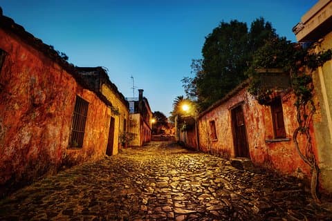Premium Day Tour to Colonia del Sacramento