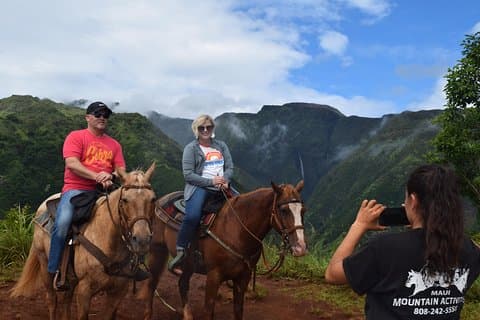 West Maui Mountain Vandfald og Ocean Tour via Horseback