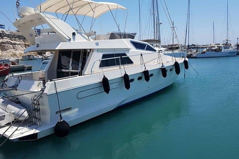 Private Day Yachttrip from Santorini to Thirasia via Red beach & Hot Springs