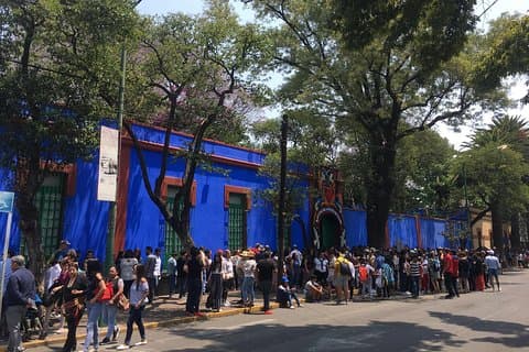 Frida Kahlo VIP [Museum Tickets Included] Bike, Markets & Churros