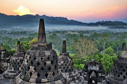 Barede Sunrise- Caminhando para o templo de Borobudur-Templo de Prambanan
