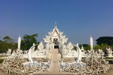 Chiang Mai-Chiang Rai : temple blanc + noir + bleu + triangle d'or + excursion en bateau