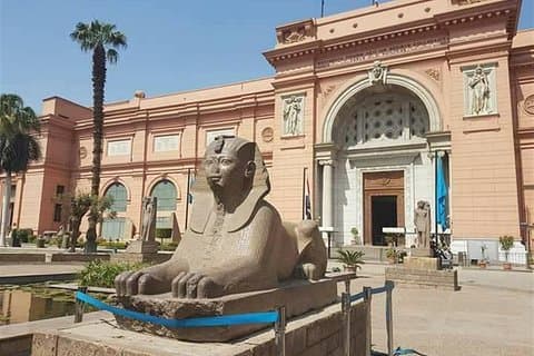 Große Pyramiden in Besichtigung Gisehs, Kairo Ägypten