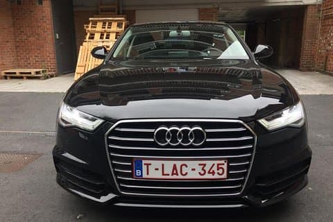 Luxusfahrzeug vom Flughafen Brüssel in die Stadt Brüssel