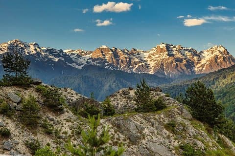 12 dagars vandringstur i Svaneti-regionen från byn Etseri via Mestia till Ushguli