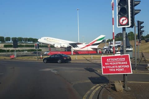 Privat transfer: Heathrow till Southampton Cruise Terminal Stopover vid Stonehenge