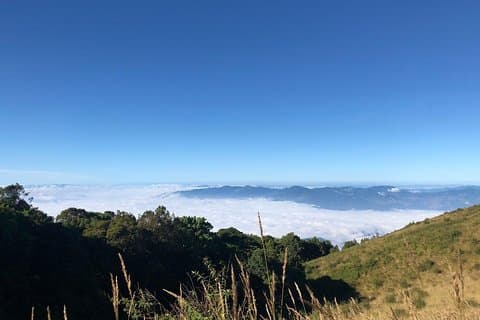 CHIANG MAI: Doi Inthanon-Trekking Keiw Mae Pan-vandfald-frokost