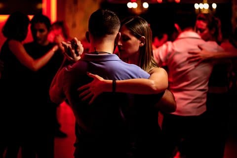Kleine groep lokale Tango milonga met les en transfers