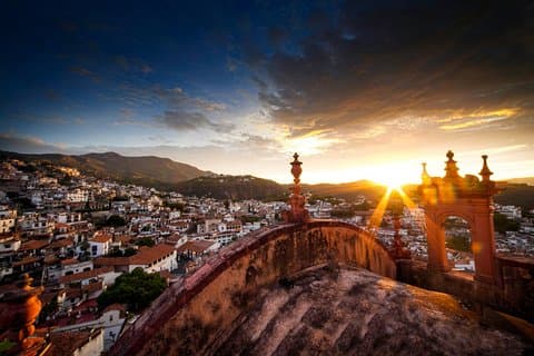 COMBO - Santuário de Guadalupe e Teotihuacan + Taxco (2 dias)