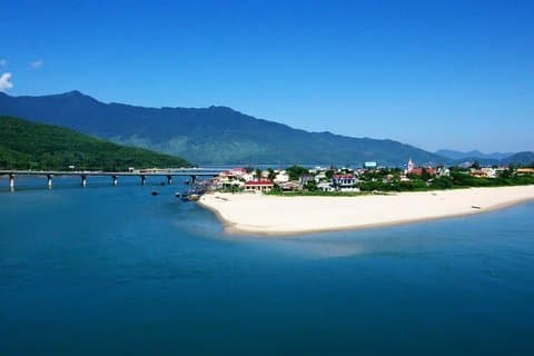 Hue to Dn/ Hoi An with Scenic Stops on the Way (or Vice Versa)