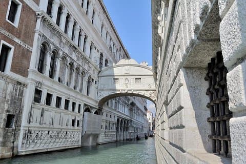 Tour a pie por la mañana en Venecia y visita guiada al Palacio Ducal