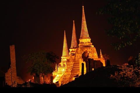 Passeio noturno de barco Selfie ao pôr-do-sol em Ayutthaya
