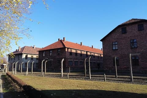 Excursão de um dia para Auschwitz-Birkenau saindo de Varsóvia de carro